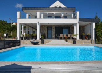 luxury-villa-balatongyorok-kulso-07-1024x683